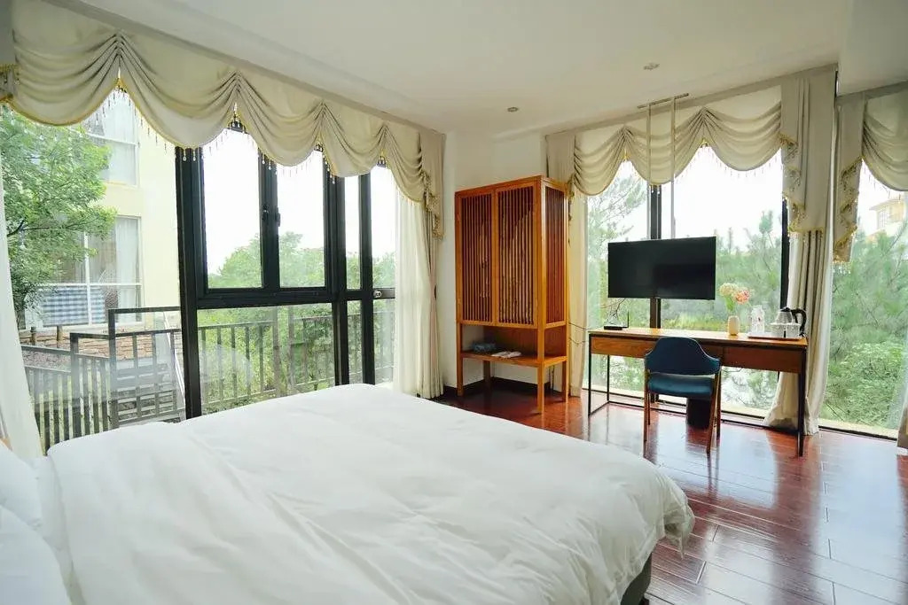 Yiyun Lakeside Hotel