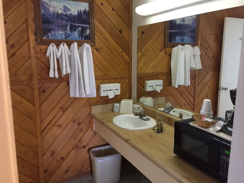 Holiday Lodge