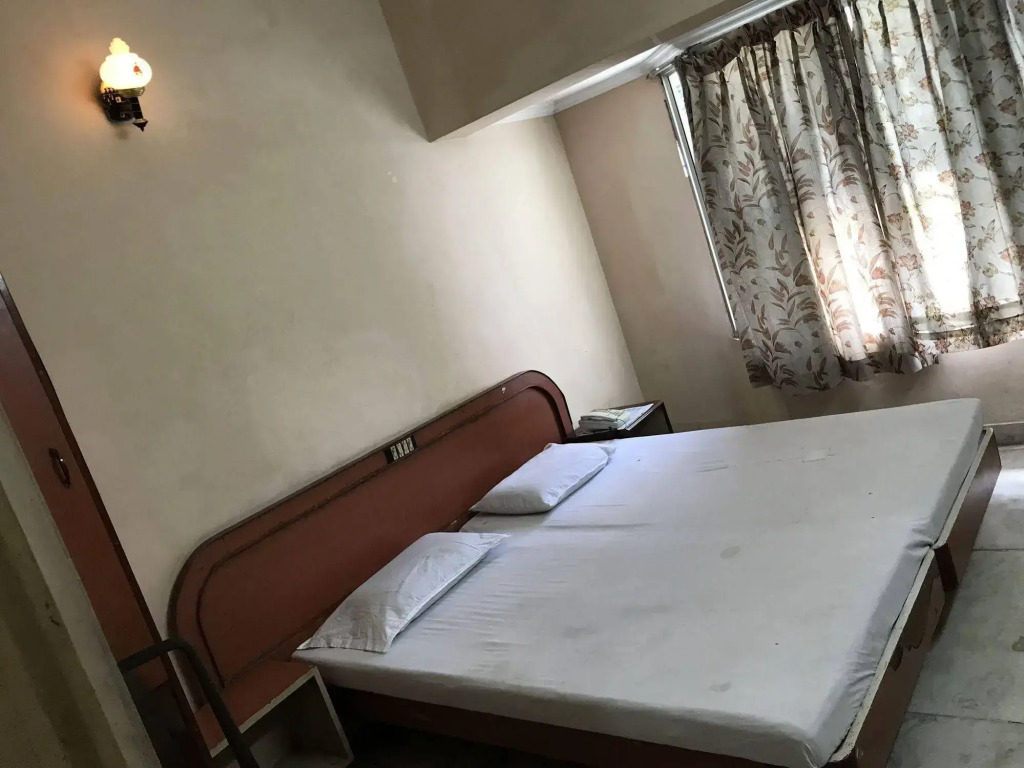 Hotel Raj Residency