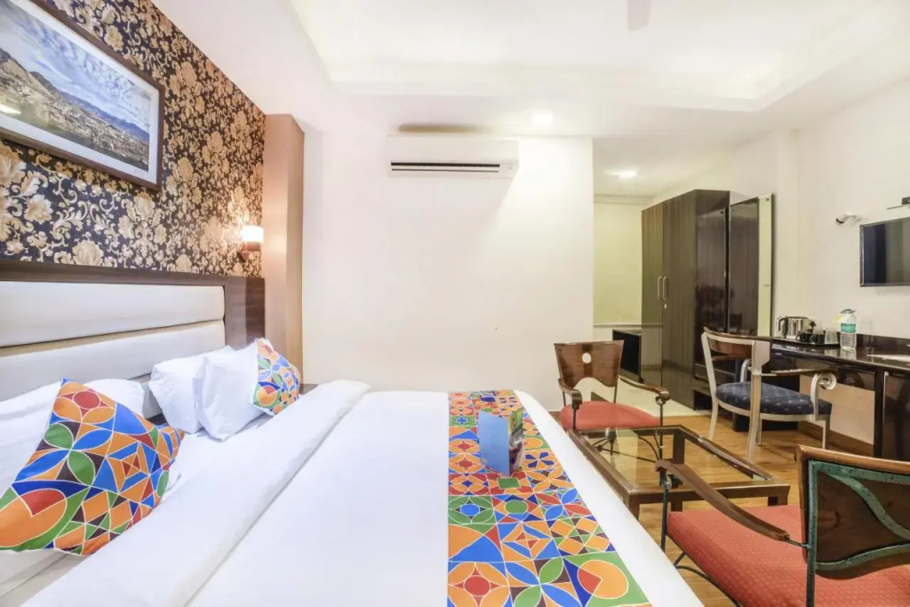 FabHotel Galaxy - Nr Patel Nagar Metro