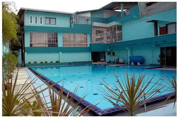 Aubrona Hotel