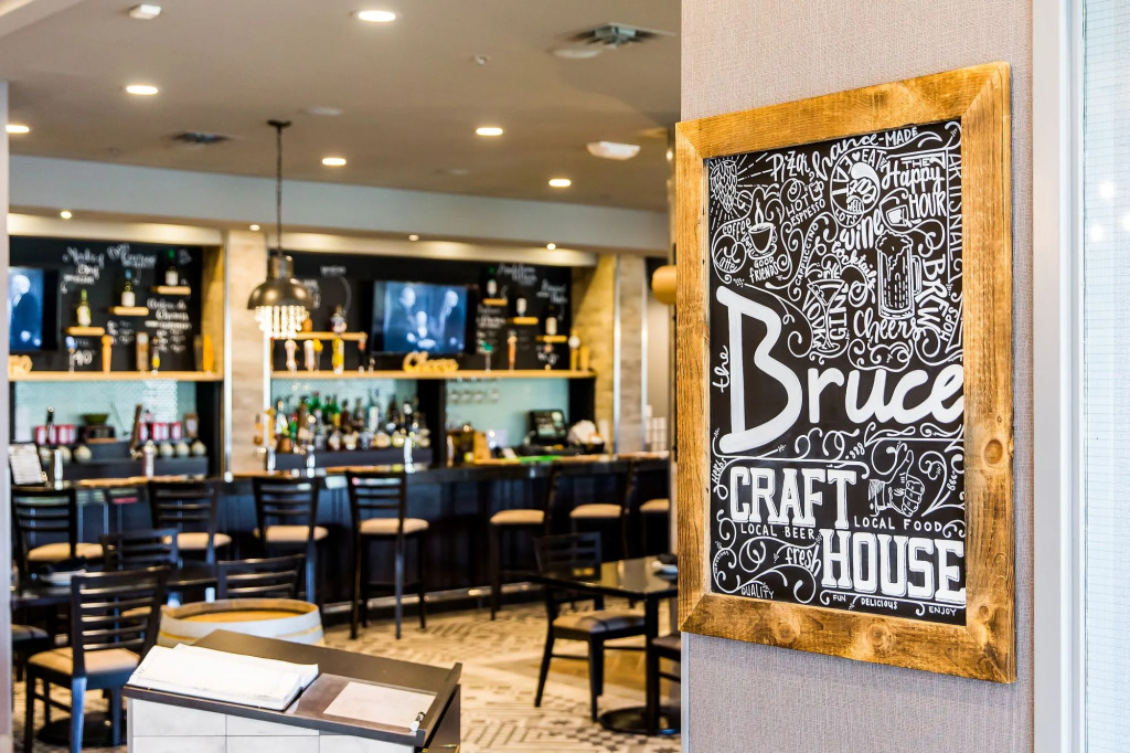 Cambridge Hotel and Conference Centre