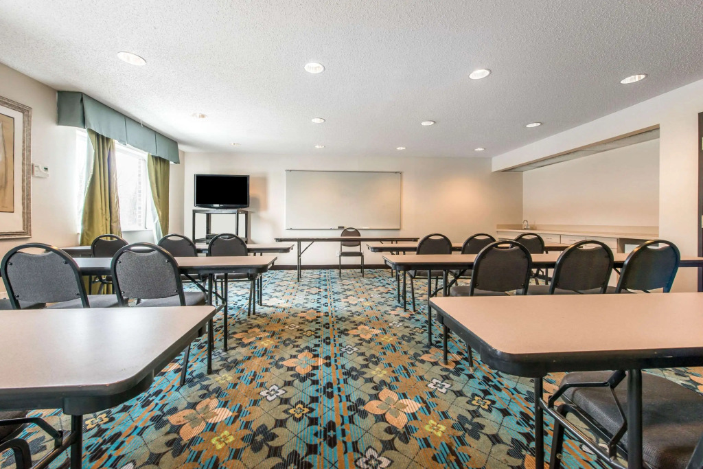 Comfort Inn Weirton - Steubenville