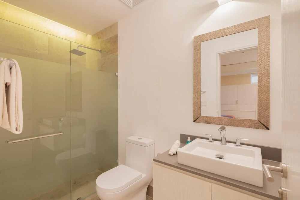 Exclusive 2 Level PH 3 BR Private Pool Roof Wifi Stunning Amenities GYM
