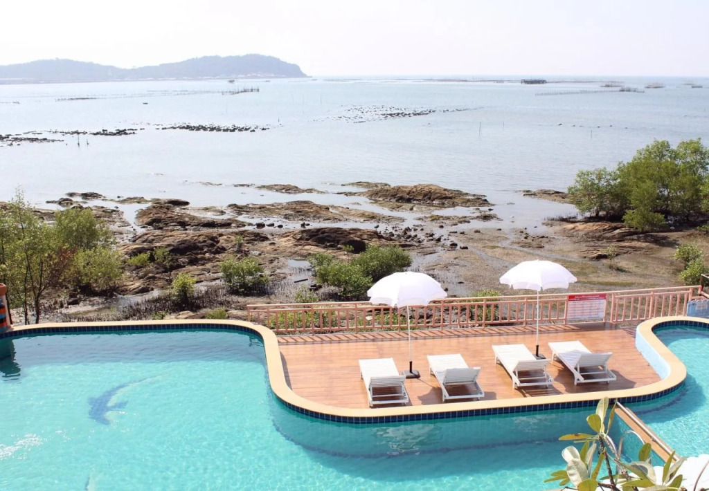 Bai Bua Beach Resort