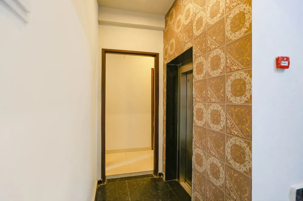 FabHotel Novel Suites
