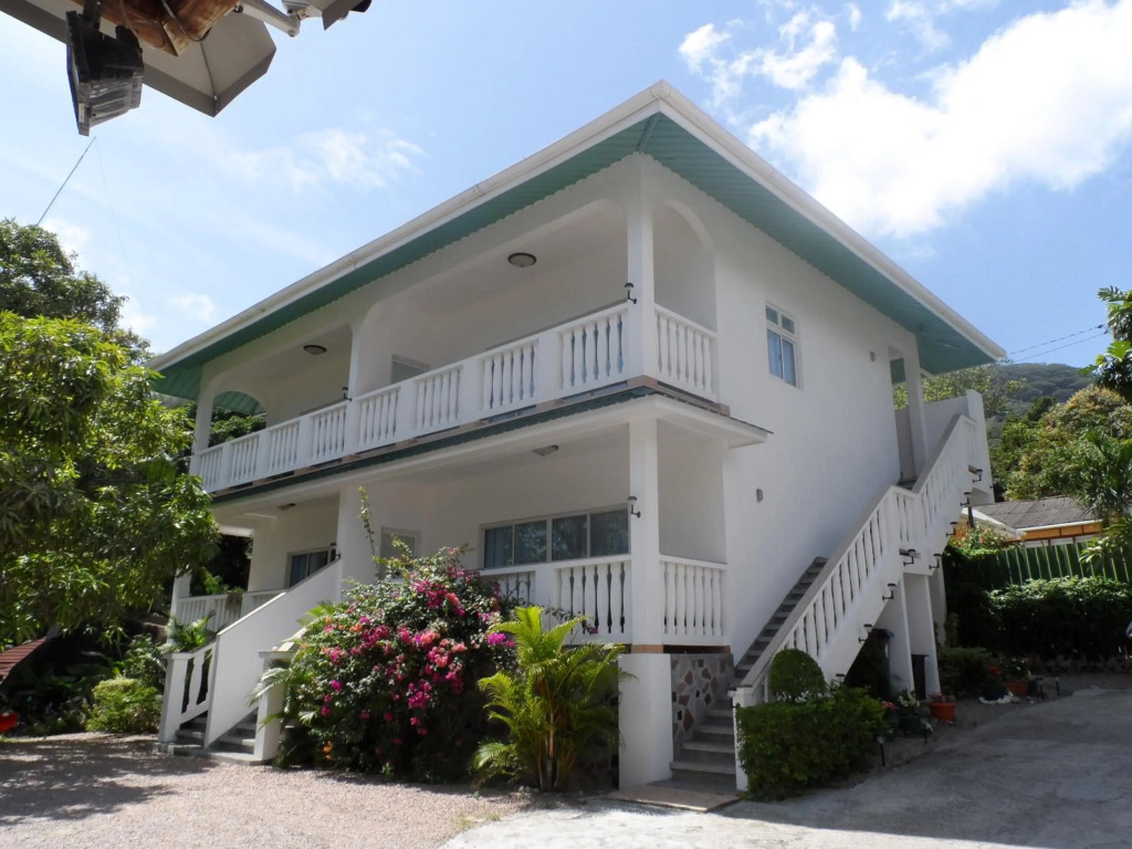 Divers Lodge Guest House