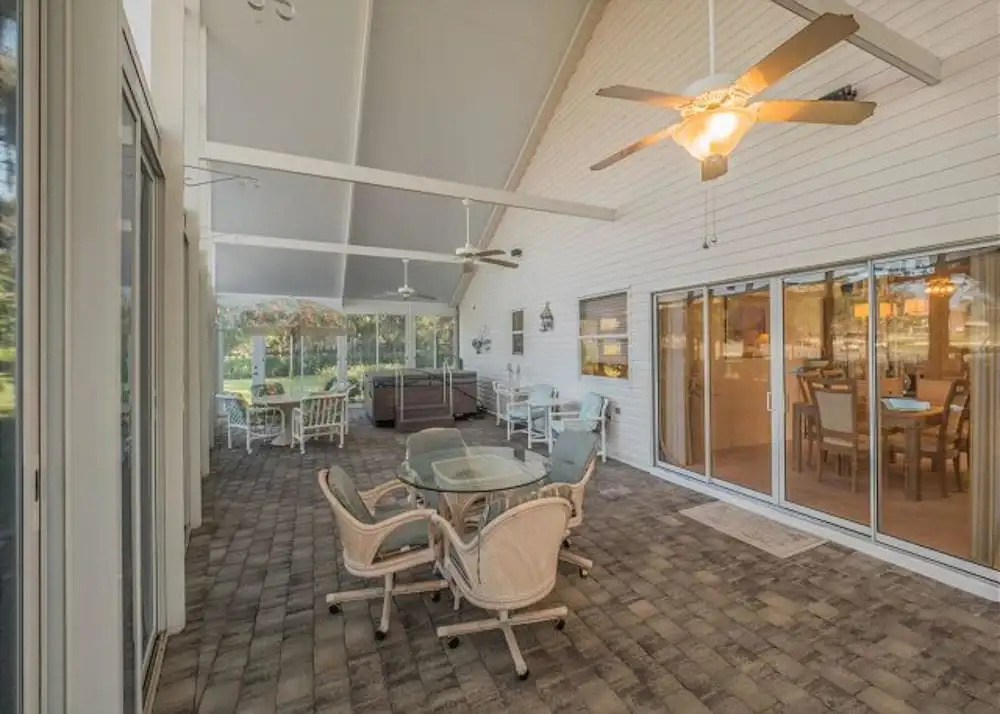 Carolina Court 1311 by White Pelican VR
