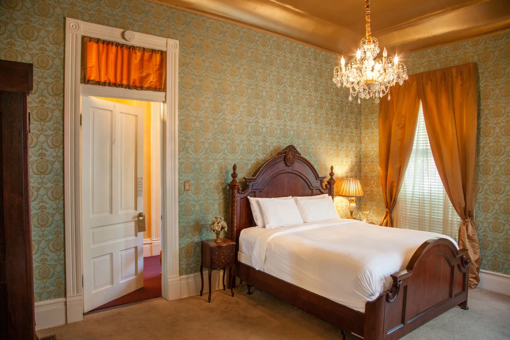 The Cornstalk Hotel
