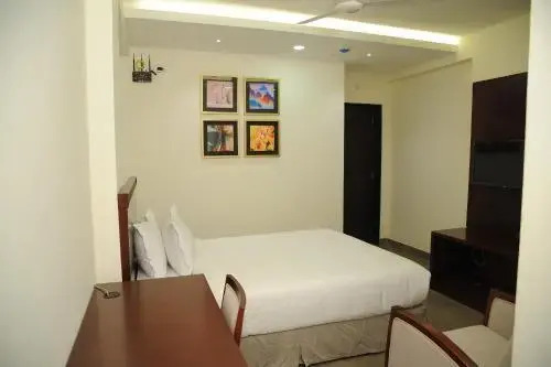 STAY BAY SERVICE APARTMENTS
