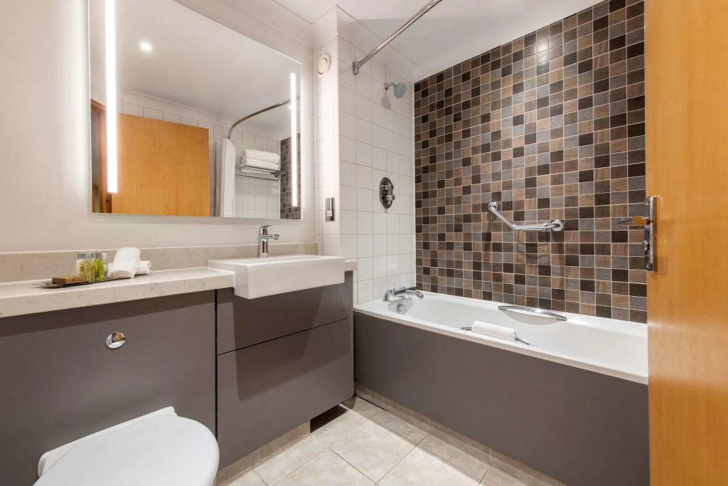 DoubleTree by Hilton Swindon Hotel