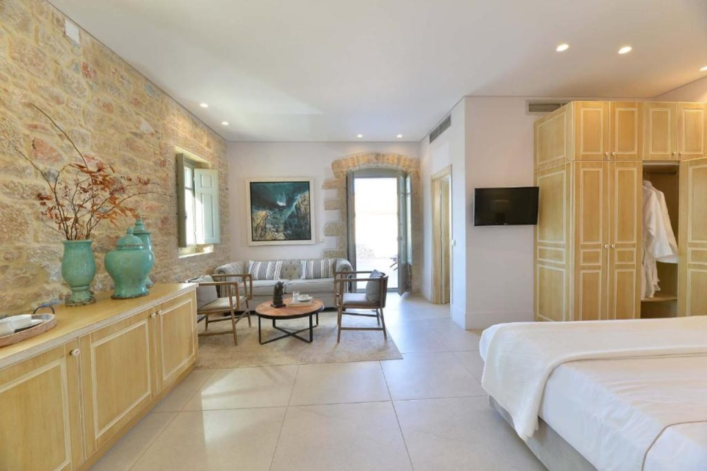 Akrolithi Boutique Hotel