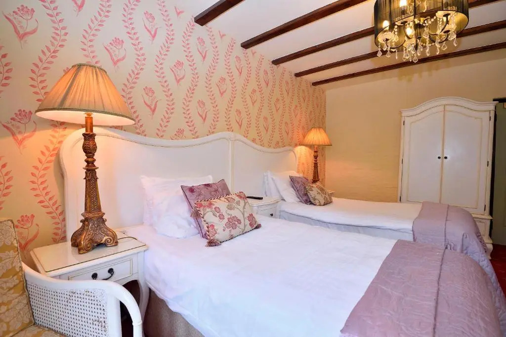 The Roundabout Hotel