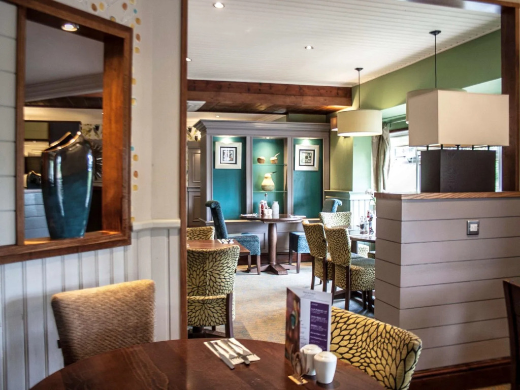 IBIS Wakefield East-Castleford, M62 J31