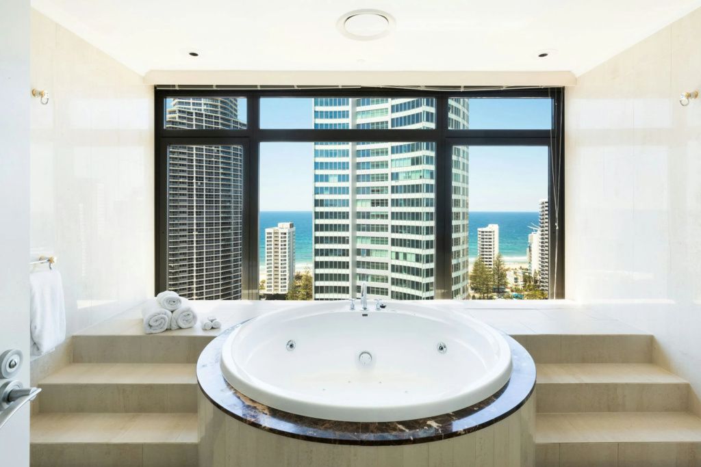 voco Gold Coast by IHG