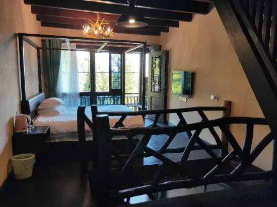 Mogan Mountain Xiaofeng Mujing Xiangye Hot Spring Hostel