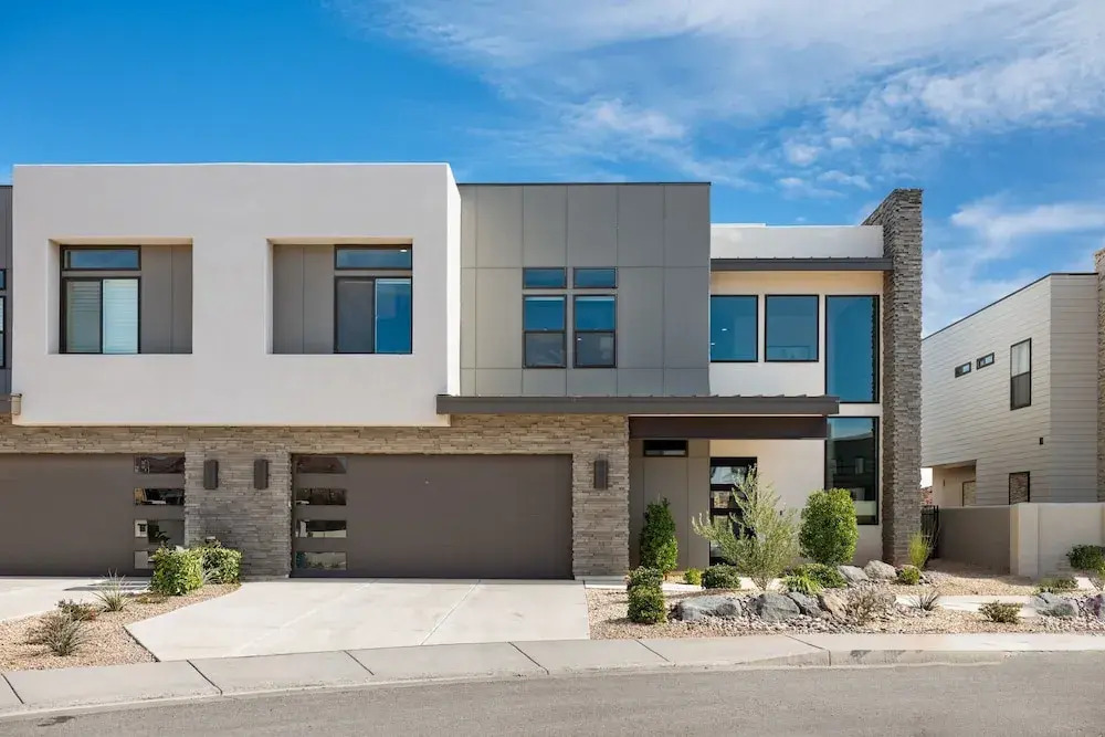 Bunker On The 8th 7 Bedroom Home