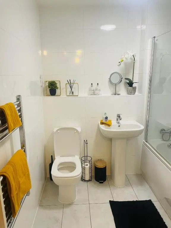 #0110 Lovely One bedroom apartment - Free parking