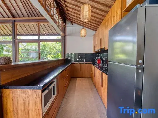 Lumira Villa 4BR Tropical Retreat in Uluwatu