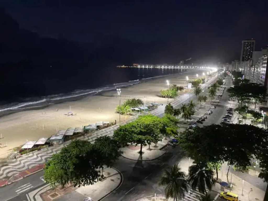Apto. Leme 10º andar frente para o mar (vista espetacular)