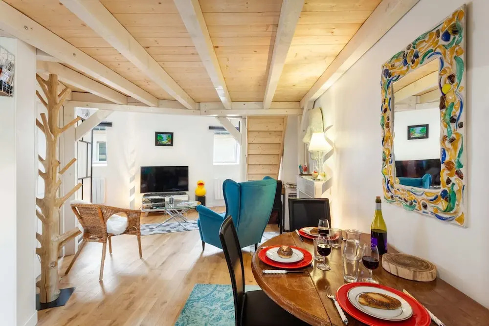 Large Studio in the Heart of Paris, for 4 People