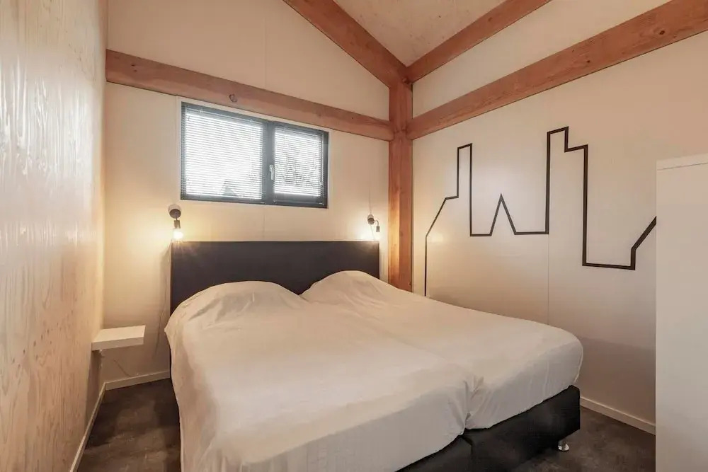 Villa near Sint Maartenszee Beach with Jacuzzi