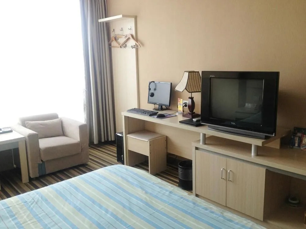 Super 8 Hotel