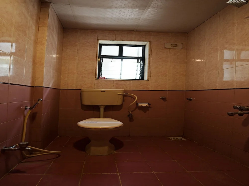 OYO 9739 Hotel Ratnalok