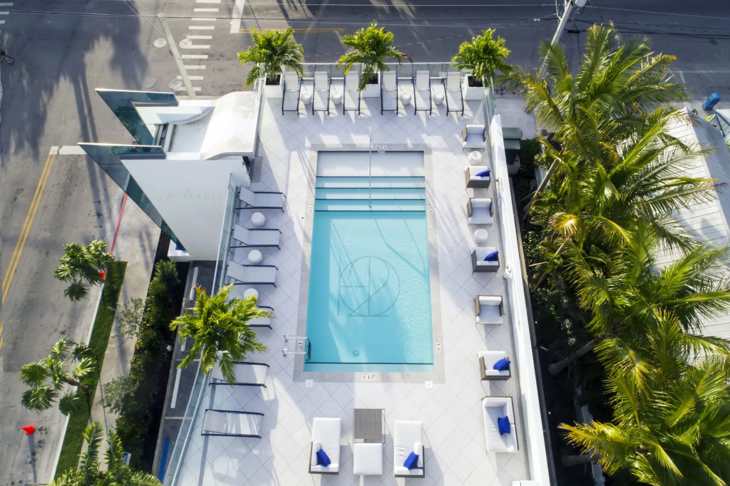 H2O Suites- Adults Only