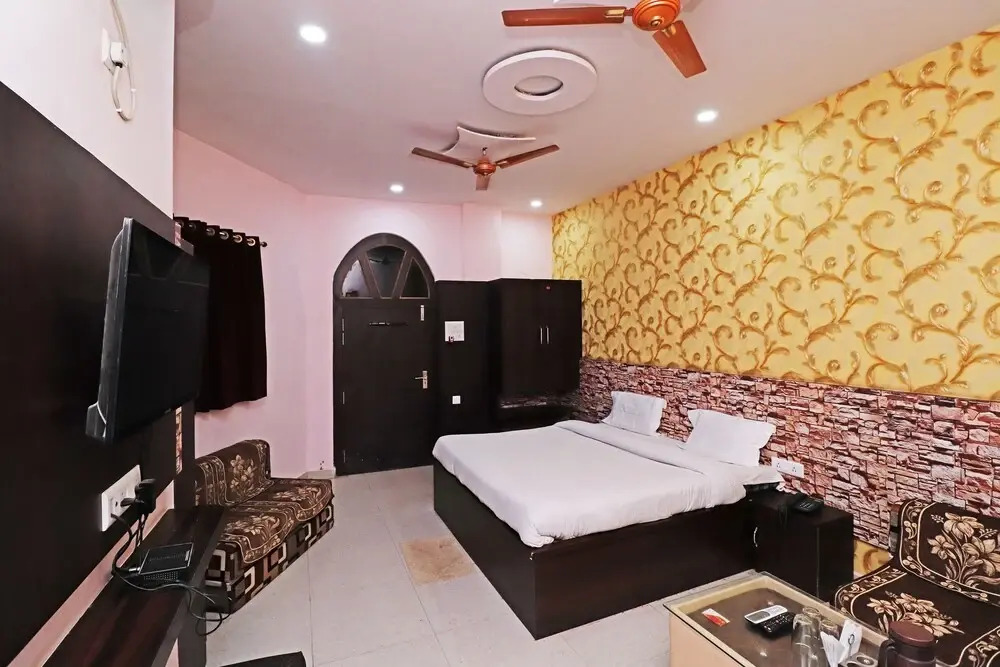 HOTEL ALOK Residency