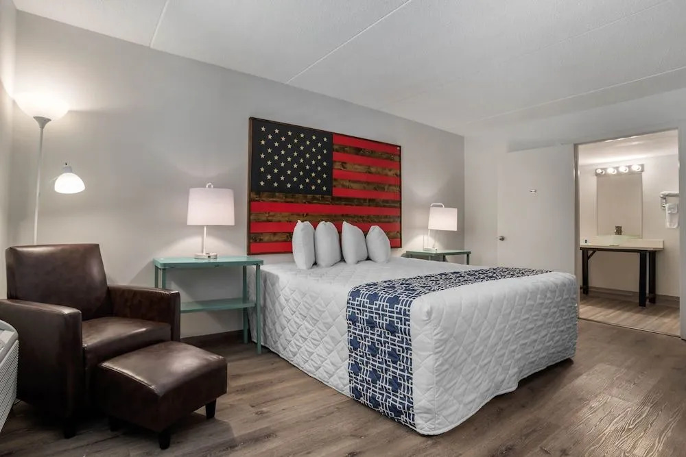 Super 8 by Wyndham Daleville-Fort Novosel