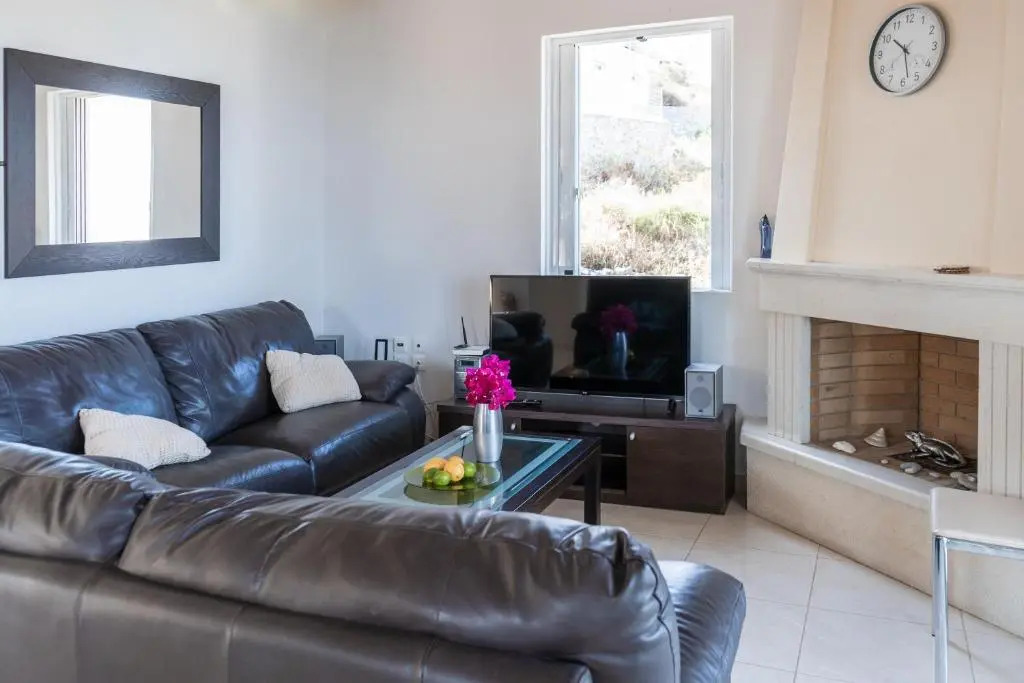Luxury 3 Bed Villa Bougainvillea, Nr Almyrida - 2 Private Pools + Sleeps 8