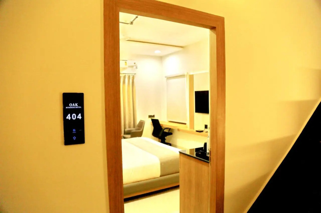 Oak Business Hotel