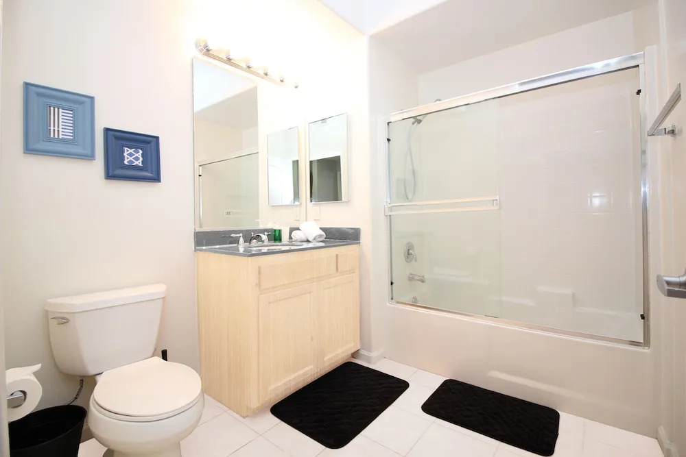 West Hollywood Deluxe Suites