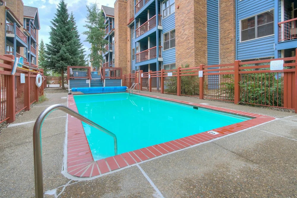 4br Renovated - Sleeps 12- Downtown Breck by RedAwning
