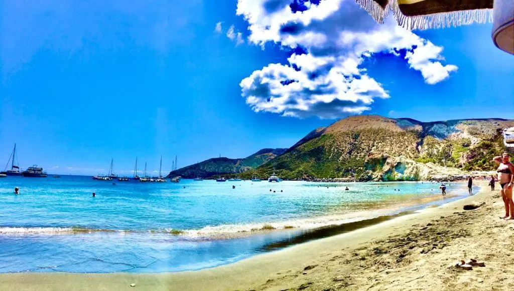 Apartment Suite residence al porto Vulcano