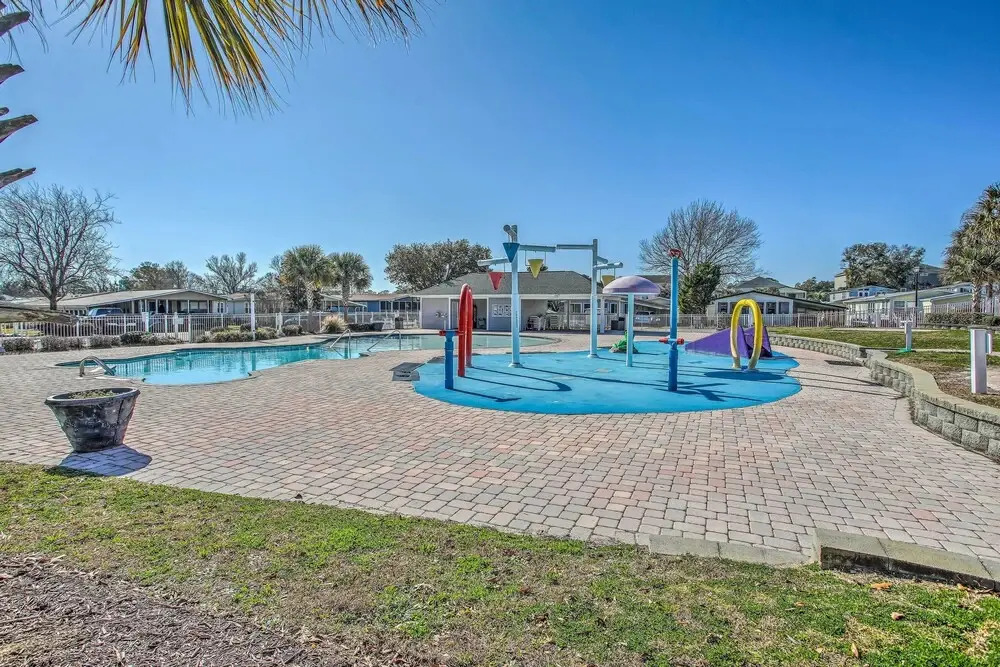 Home w/ Deck: 1 Mi to Surfside Beach Access!