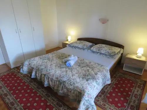 Apartments by the sea Semy