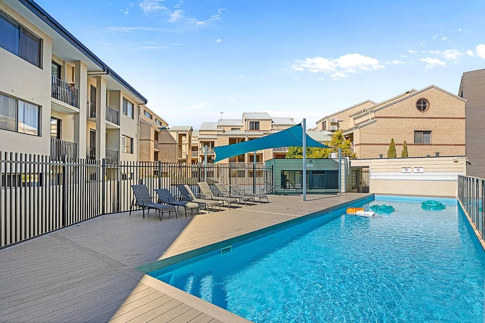 2bdr East Perth Getaway