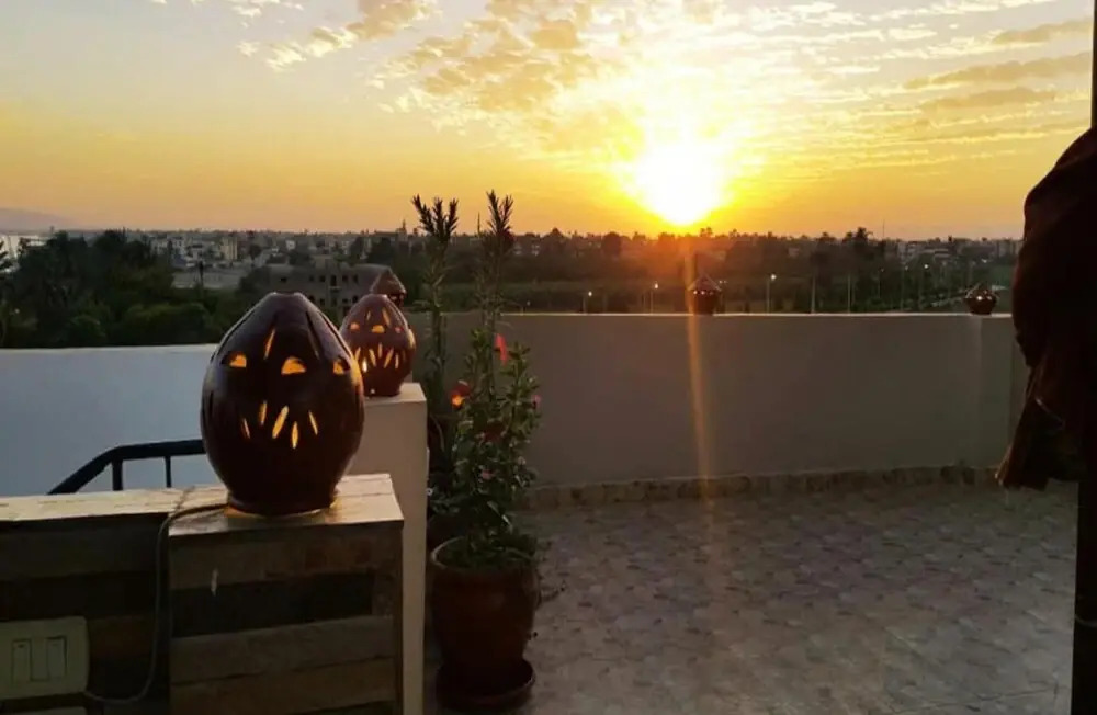 Shared Rooftop 1-bed Apartment Luxor View Nile