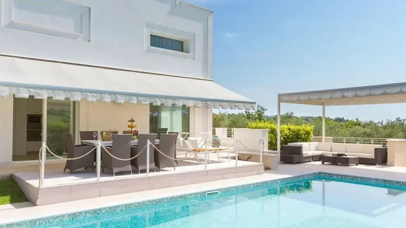 Villa Surya 8 2