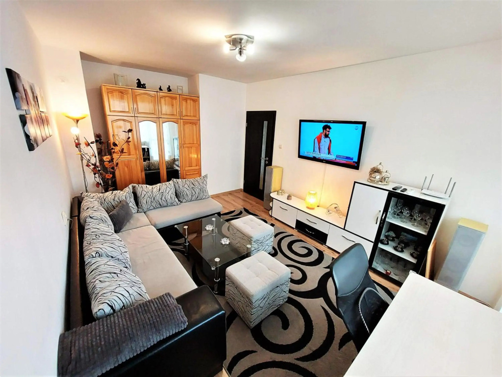 Rent Apartment Blagoevgrad Center, Free parking, 2 LED TVs 200 Channels, WiFi