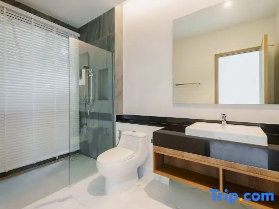 Niva Villa - Modern Private Pool with & Lake View near Phuket Town