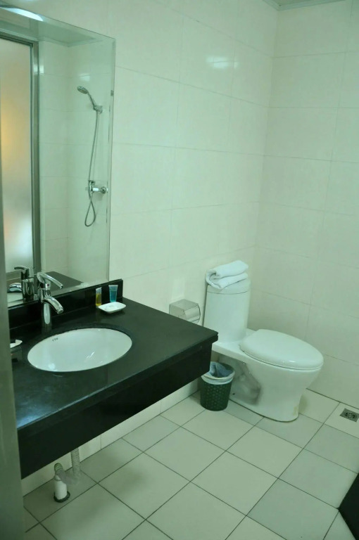 Dalian Yijia Business Hotel