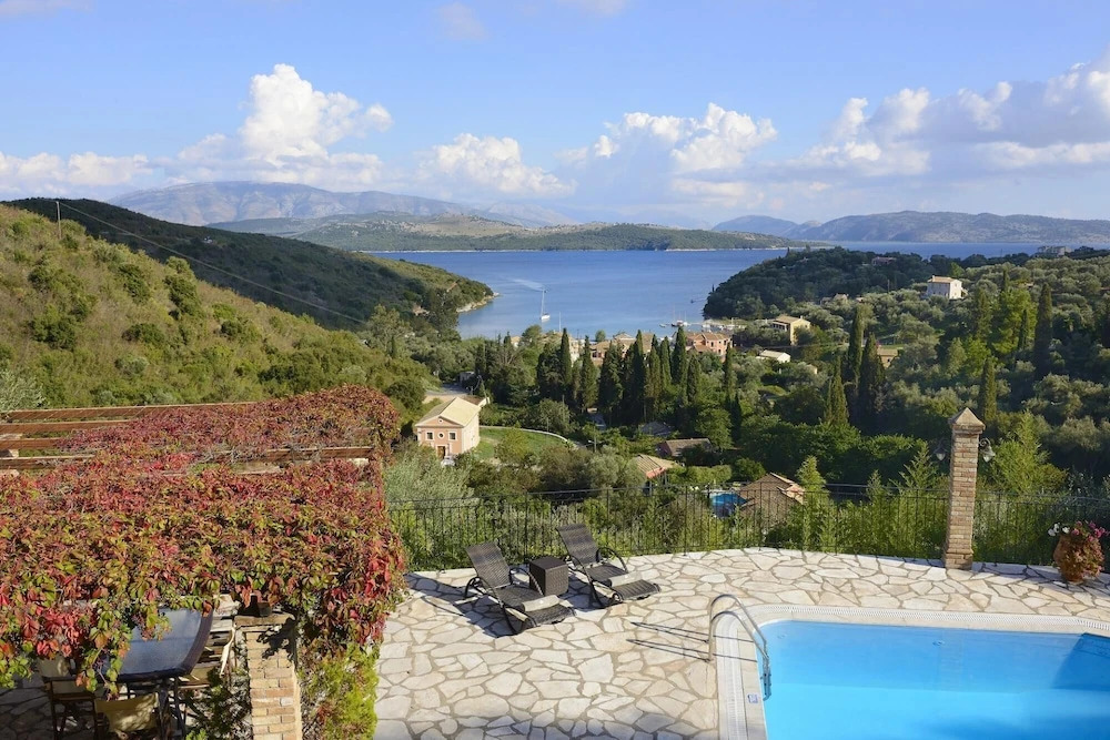 Leonora s House in St Stefanos Bay