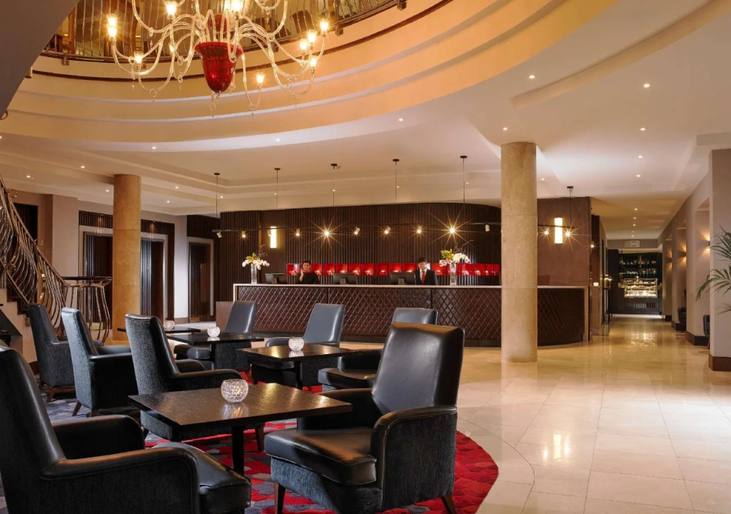Red Cow Moran Hotel