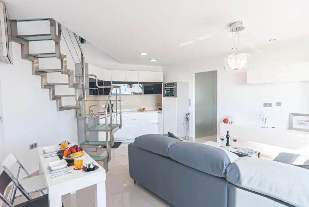 A002 - Apartamento con vistas al mar y al Club Náutico de Moraira
