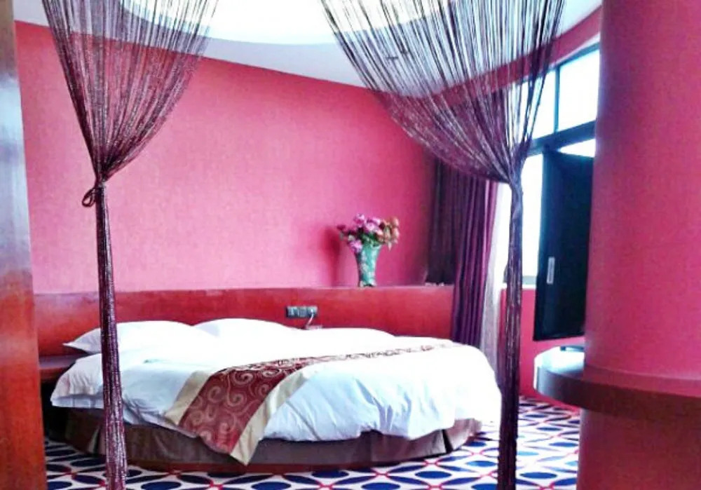 Golden Holiday International Hotel