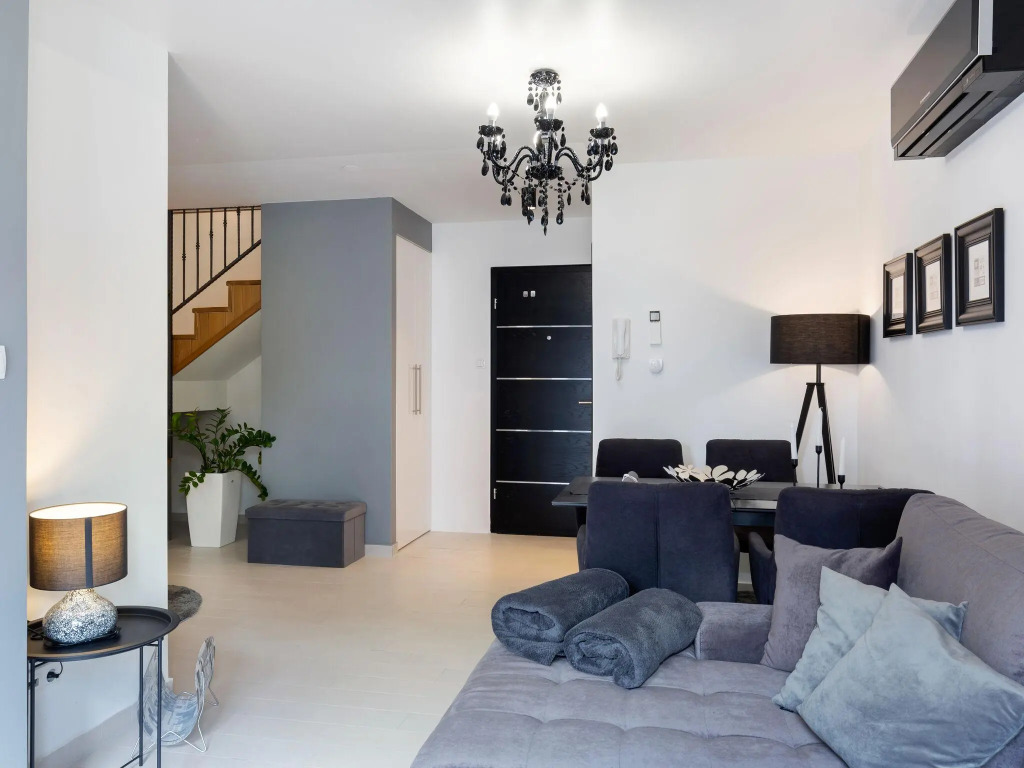 Modern Apartment in Zadar with Garden