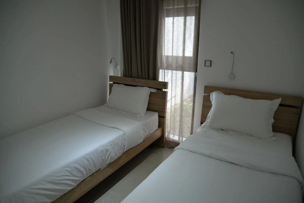 Toparadis Guest House